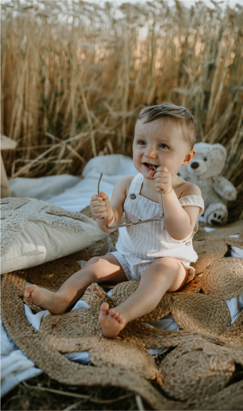 photo-de-bebe-qui-joue